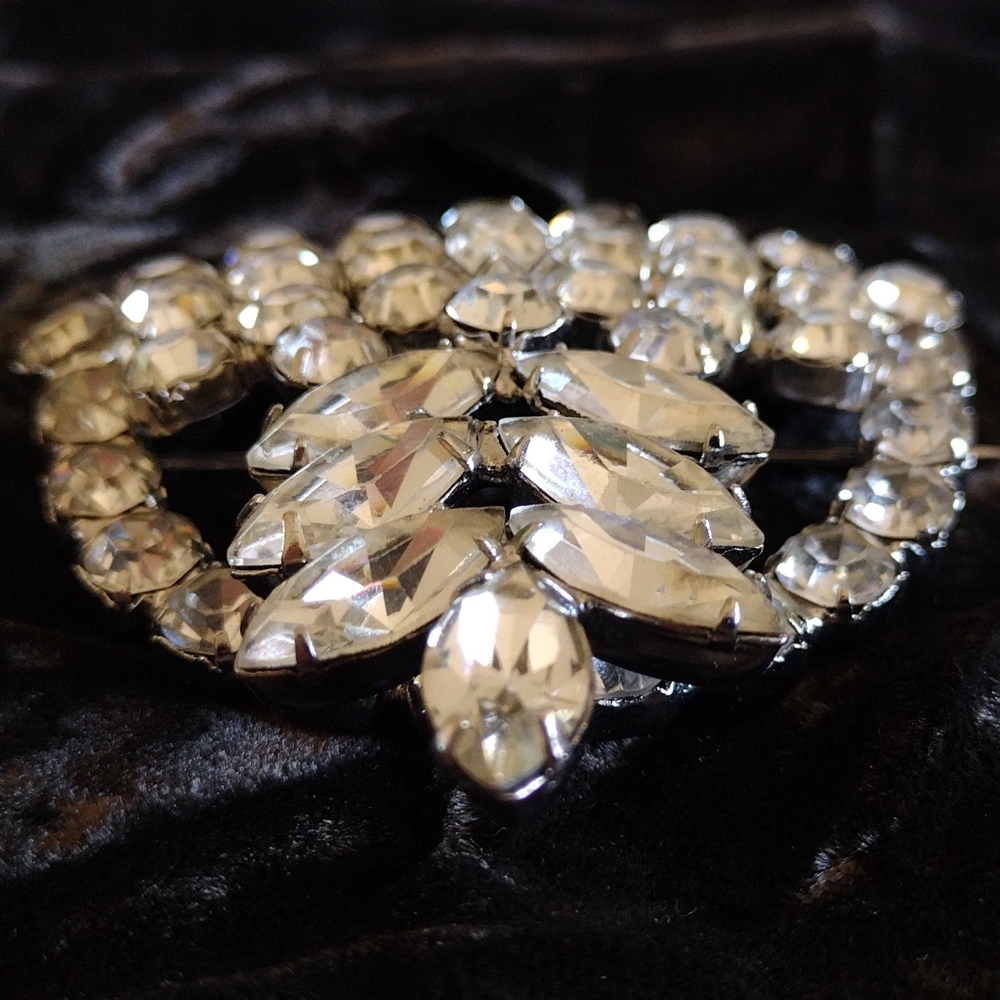 1950s Clear Rhinestone Brooch Large - Picture 3 of 13